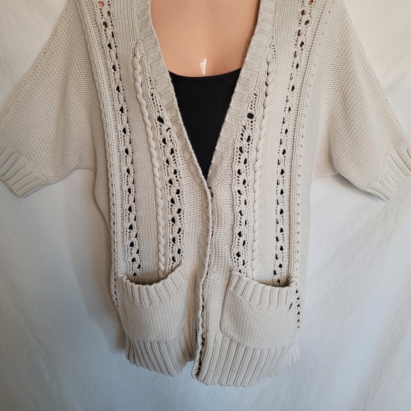 Guess Short Sleeve Sweater - Picture 5 of 5